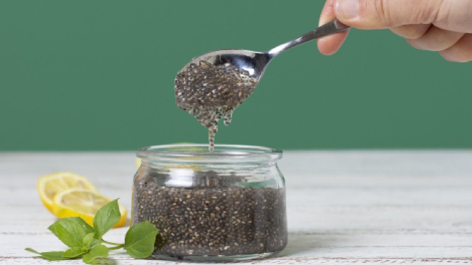 7 Daily Foods That Improve Gut Health Naturally